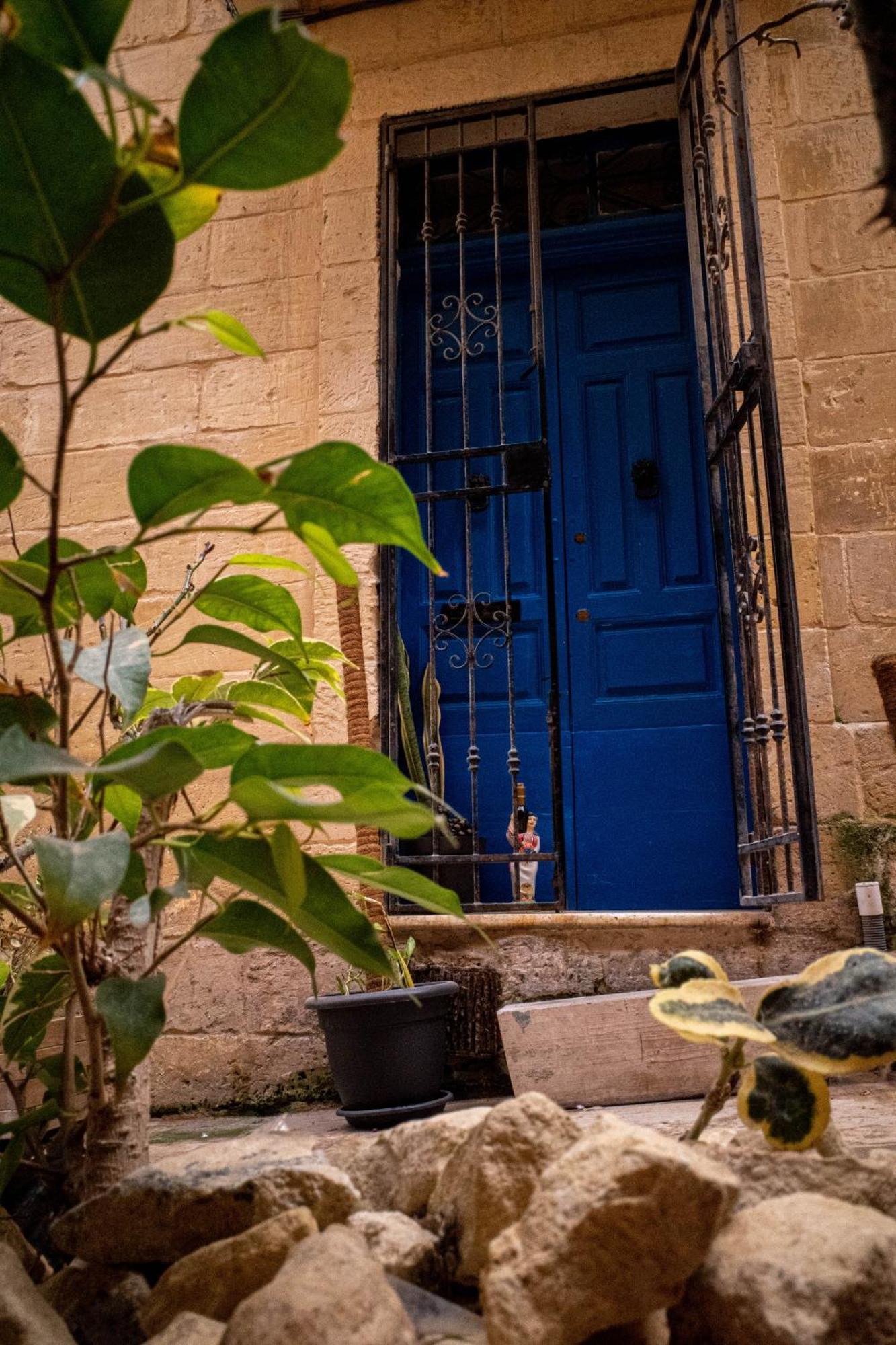 Blue Door Valletta Buitenkant foto